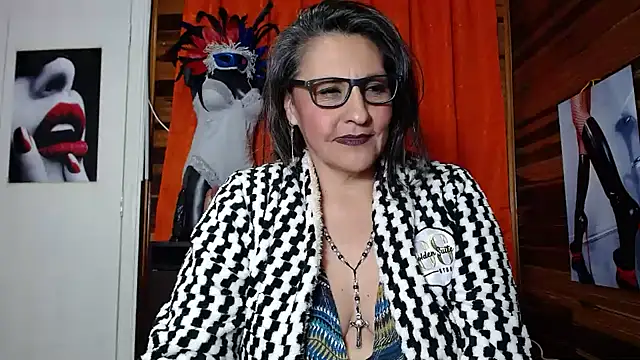 Snapshot of merlyna_goldens chatting on 01/28/25, 09:19 merlyna goldens online show from 01/28/25, 09:19