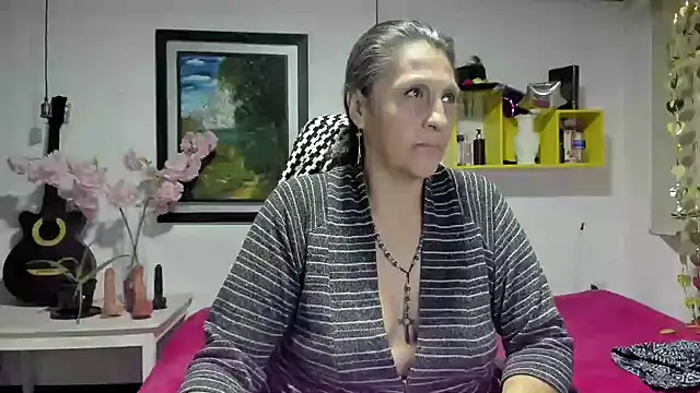 Snapshot of merlyna_goldens chatting on 01/30/25, 03:11 merlyna goldens online show from 01/30/25, 03:11