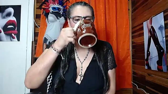 Snapshot of merlyna_goldens chatting on 02/05/25, 09:15 merlyna goldens online show from 02/05/25, 09:15