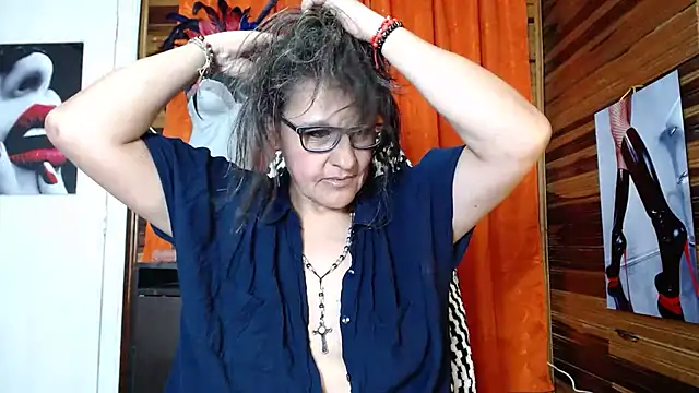 Snapshot of merlyna_goldens chatting on 02/13/25, 05:16 merlyna goldens online show from 02/13/25, 05:16