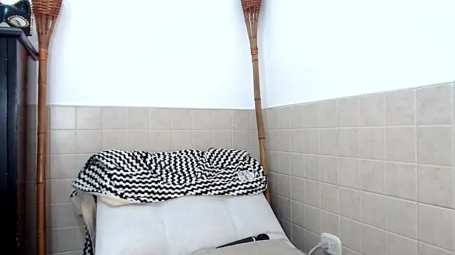 Snapshot of merlyna_goldens chatting on 03/21/25, 09:12 merlyna goldens online show from 03/21/25, 09:12