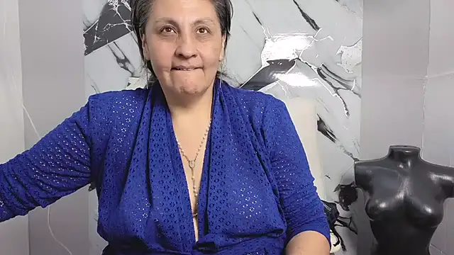 Snapshot of merlyna_goldens chatting on 09/27/25, 12:48 merlyna goldens online show from 09/27/25, 12:48