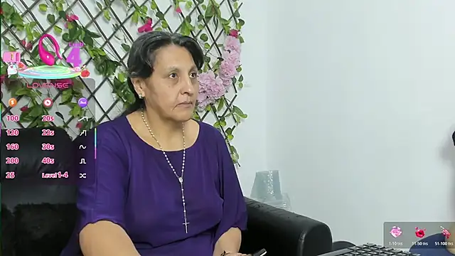 Snapshot of merlyna_goldens chatting on 10/31/25, 11:06 merlyna goldens online show from 10/31/25, 11:06