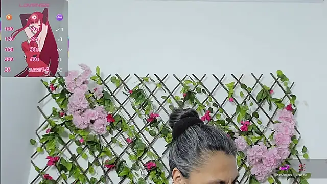 Snapshot of merlyna_goldens chatting on 11/27/25, 12:35 merlyna goldens online show from 11/27/25, 12:35