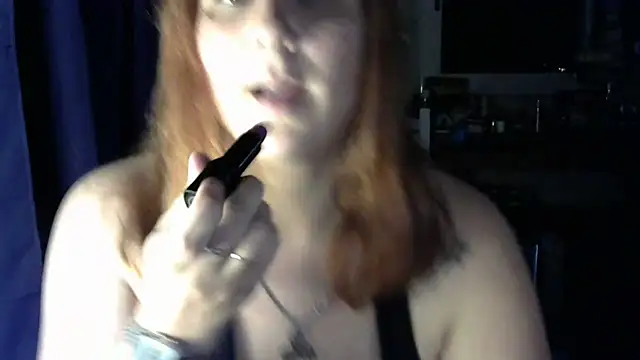 Snapshot of black_lady731 chatting on 12/16/25, 01:32 black lady731 online show from 12/16/25, 01:32