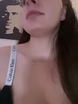 EllyNora online show from 10/24/25, 10:50