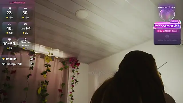 Snapshot of molly_russell chatting on 12/10/24, 06:06 molly russell online show from 12/10/24, 06:06