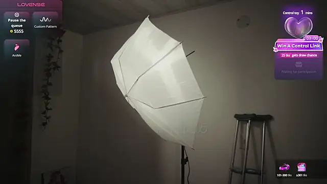 Snapshot of molly_russell chatting on 01/29/25, 09:39 molly russell online show from 01/29/25, 09:39