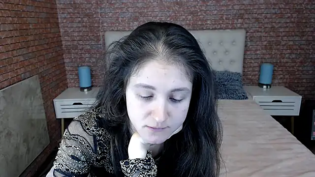 Holliy Cooper online show from 01/28/25, 10:23