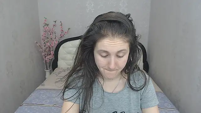 Holliy Cooper online show from 02/06/25, 01:43