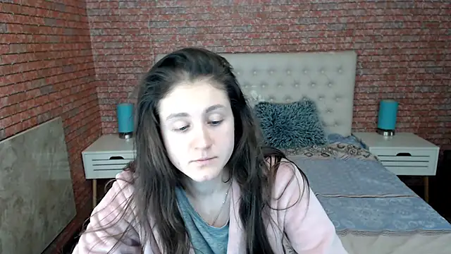 Holliy Cooper online show from 02/08/25, 12:39