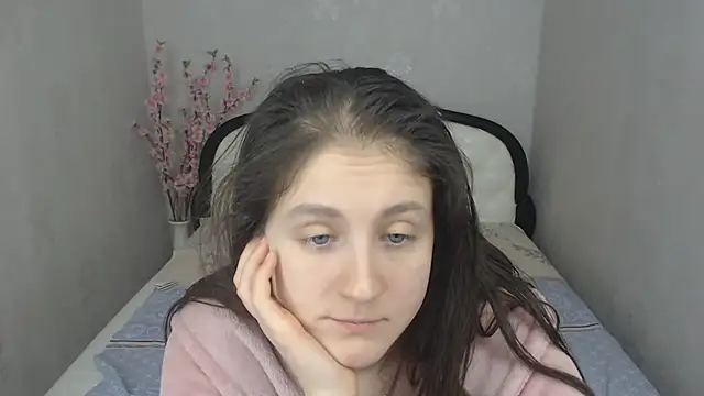 Holliy Cooper online show from 02/13/25, 12:00