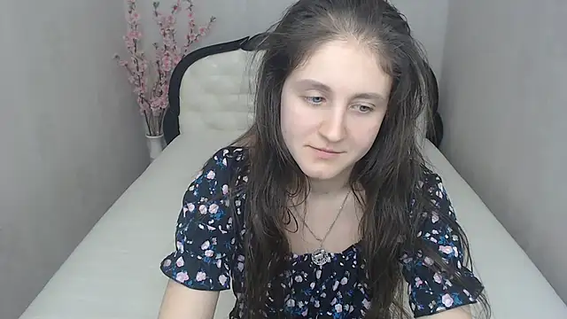 Holliy Cooper online show from 02/14/25, 01:23