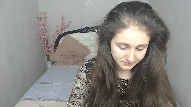 Holliy Cooper online show from 03/05/25, 09:38