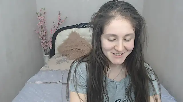 Holliy Cooper online show from 03/06/25, 12:41