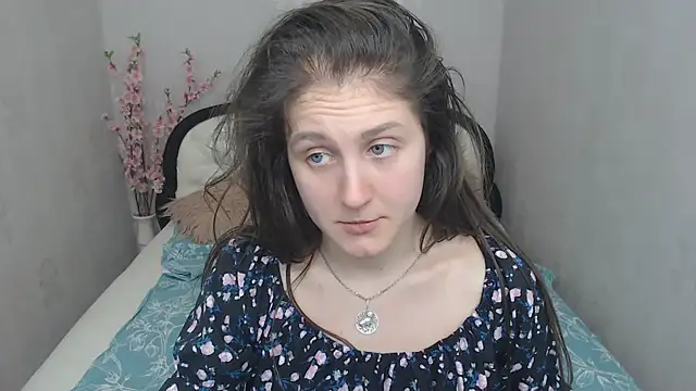 Holliy Cooper online show from 03/19/25, 02:35