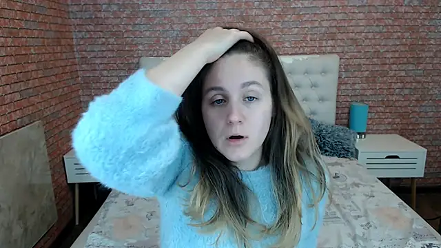 Holliy Cooper online show from 10/22/25, 06:35