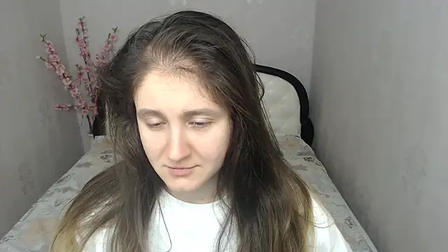 Holliy Cooper online show from 12/18/25, 08:53