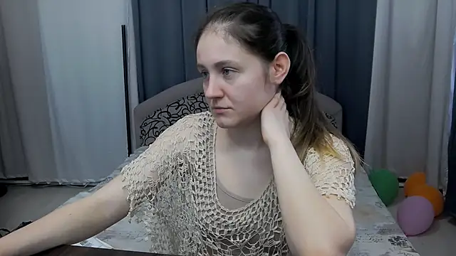 Holliy Cooper online show from 04/03/26, 09:07