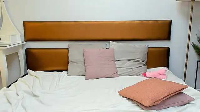 MissYvie online show from 01/13/25, 12:02