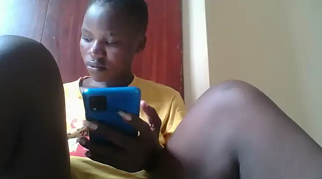 prettychic5 online show from 12/19/24, 07:18