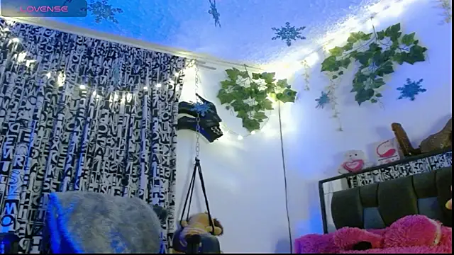 DULCE ZOE online show from 01/04/25, 03:50