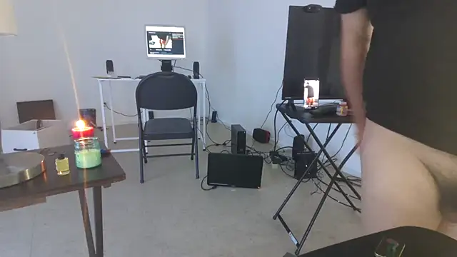 Snapshot of Peachestabby147 chatting on 10/26/25, 09:31 Peachestabby147 online show from 10/26/25, 09:31