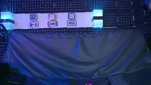 Dulce yors online show from 12/19/24, 01:07