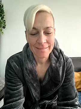 DarleenHot online show from 10/25/25, 07:16