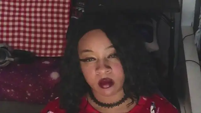 Snapshot of temptressbeauty24 chatting on 12/08/24, 07:43 temptressbeauty24 online show from 12/08/24, 07:43