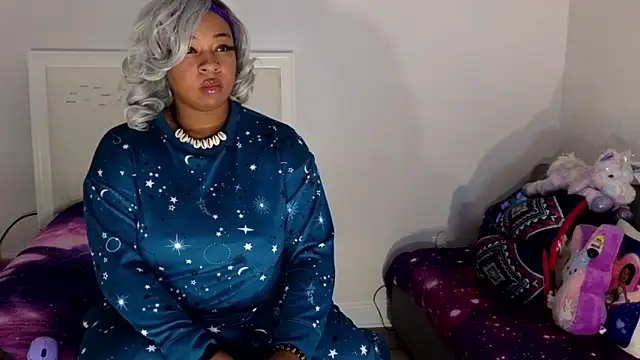 Snapshot of temptressbeauty24 chatting on 12/13/24, 05:49 temptressbeauty24 online show from 12/13/24, 05:49