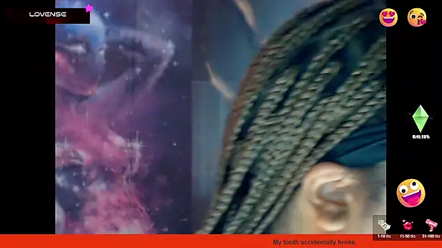 Snapshot of temptressbeauty24 chatting on 02/06/25, 02:44 temptressbeauty24 online show from 02/06/25, 02:44