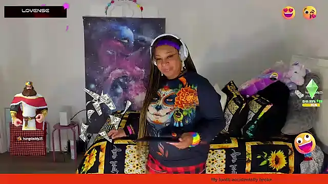 Snapshot of temptressbeauty24 chatting on 02/09/25, 01:11 temptressbeauty24 online show from 02/09/25, 01:11