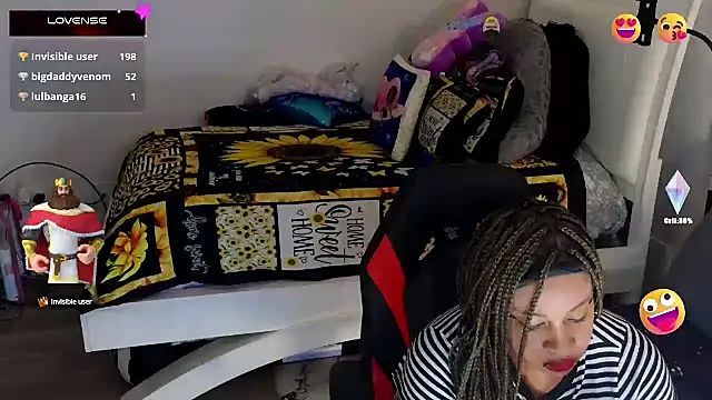 Snapshot of temptressbeauty24 chatting on 03/01/25, 04:15 temptressbeauty24 online show from 03/01/25, 04:15