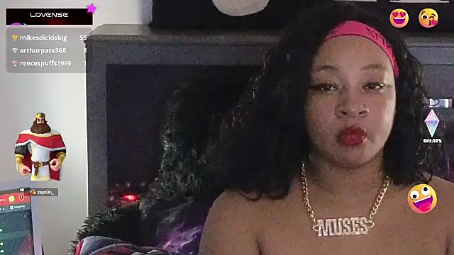 Snapshot of temptressbeauty24 chatting on 03/15/25, 06:25 temptressbeauty24 online show from 03/15/25, 06:25