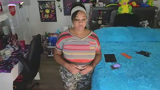 Snapshot of temptressbeauty24 chatting on 09/12/25, 03:28 temptressbeauty24 online show from 09/12/25, 03:28