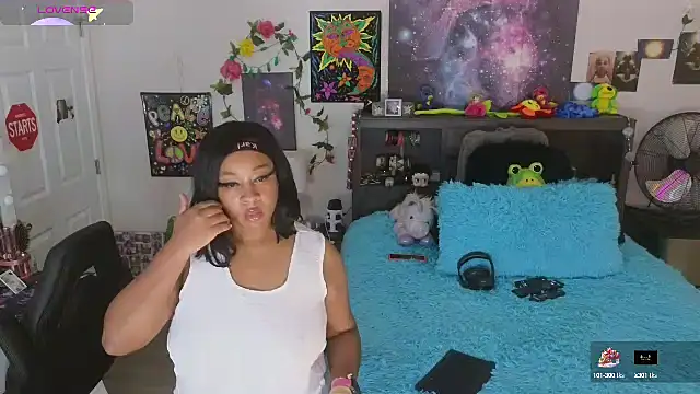 Snapshot of temptressbeauty24 chatting on 09/24/25, 01:09 temptressbeauty24 online show from 09/24/25, 01:09