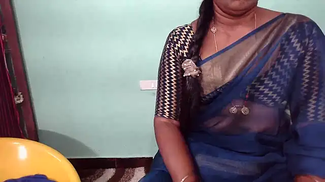 Snapshot of shrutitelugu69 chatting on 12/19/25, 10:11 shrutitelugu69 online show from 12/19/25, 10:11