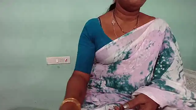 Snapshot of shrutitelugu69 chatting on 04/03/26, 06:00 shrutitelugu69 online show from 04/03/26, 06:00