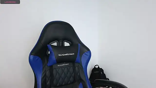 Snapshot of northly chatting on 11/27/25, 02:19 northly online show from 11/27/25, 02:19