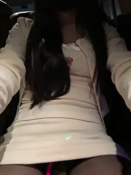 Snapshot of Asia-Lynn chatting on 11/07/25, 03:23 Asia-Lynn online show from 11/07/25, 03:23