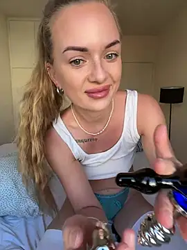 ElenaRebelle online show from 05/28/26, 06:10