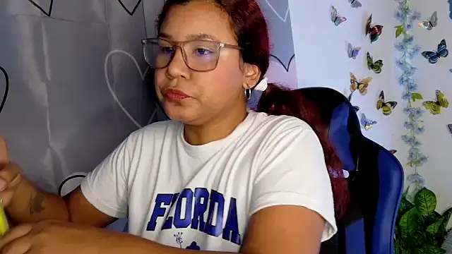 Snapshot of lucy_hairypussy83 chatting on 09/09/25, 01:21 lucy hairypussy83 online show from 09/09/25, 01:21