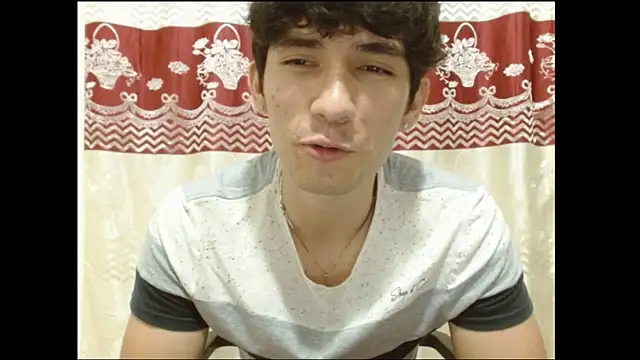 Snapshot of ChicoMaloFfF chatting on 11/22/25, 01:04 ChicoMaloFfF online show from 11/22/25, 01:04