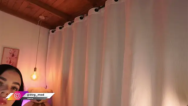 Snapshot of amelie_gonzalez chatting on 09/27/25, 08:47 amelie gonzalez online show from 09/27/25, 08:47