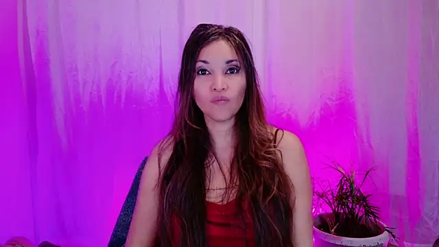 Snapshot of DivineLynn chatting on 01/25/25, 02:25 DivineLynn online show from 01/25/25, 02:25