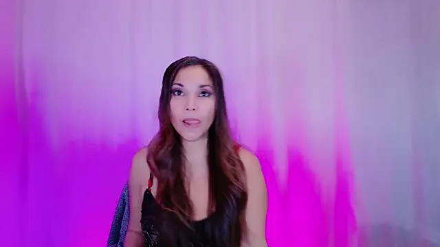 Snapshot of DivineLynn chatting on 02/02/25, 03:17 DivineLynn online show from 02/02/25, 03:17