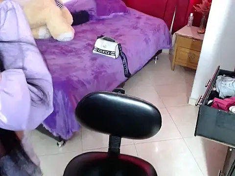 Tiffani Williams online show from 03/18/26, 08:34