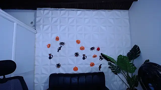 Valentinaa mature online show from 10/17/25, 10:34