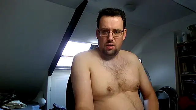 Snapshot of rdewaard81 chatting on 11/07/25, 10:37 rdewaard81 online show from 11/07/25, 10:37